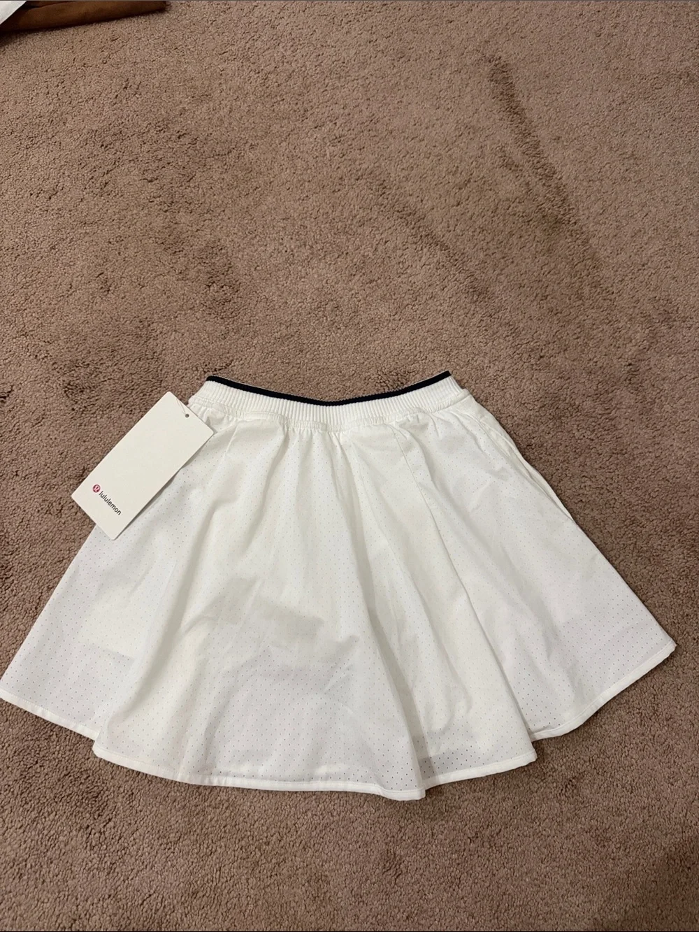 NWT lululemon athletica White Perforated Narrow Waistband Tennis Skirt size 0